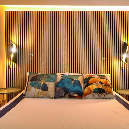 Le Clarisse Pigna Apartment Рим Экстерьер фото
